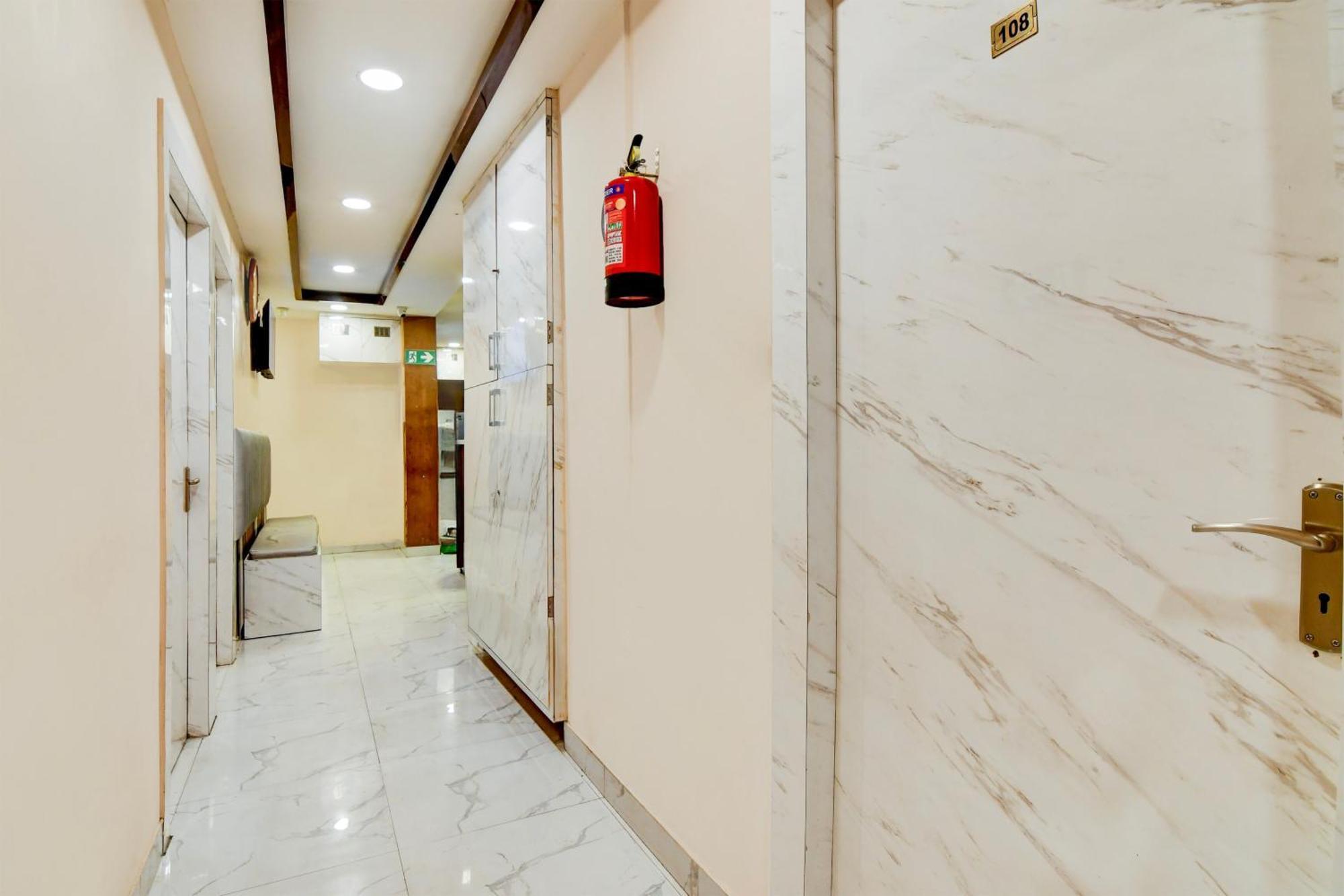 Super Hotel O Marquis Street Formerly Bk International Bara Bazar Экстерьер фото